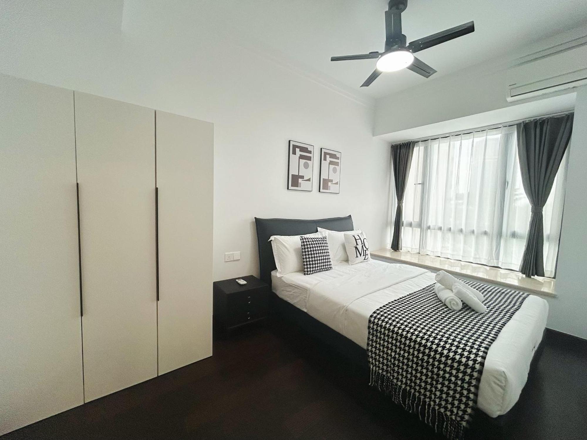 R&f Princess Cove Cozy&boutique By Wan Li Management *