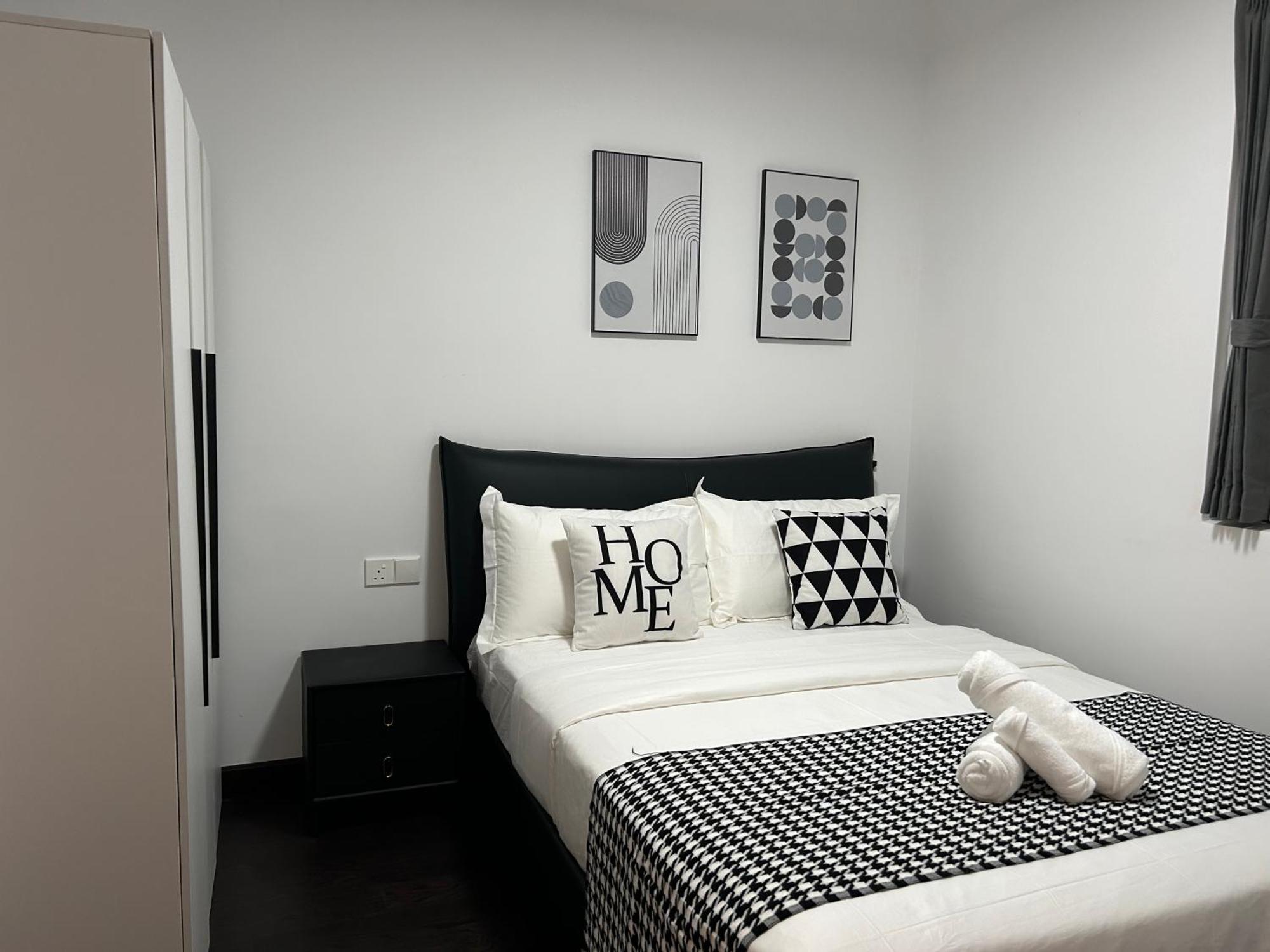 R&f Princess Cove Cozy&boutique By Wan Li Management *