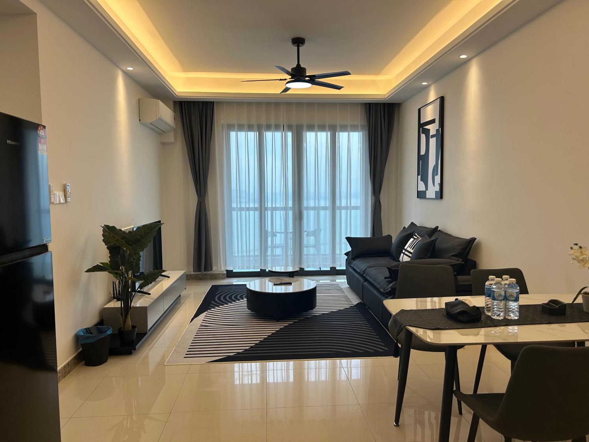 R&f Princess Cove Cozy&boutique By Wan Li Management