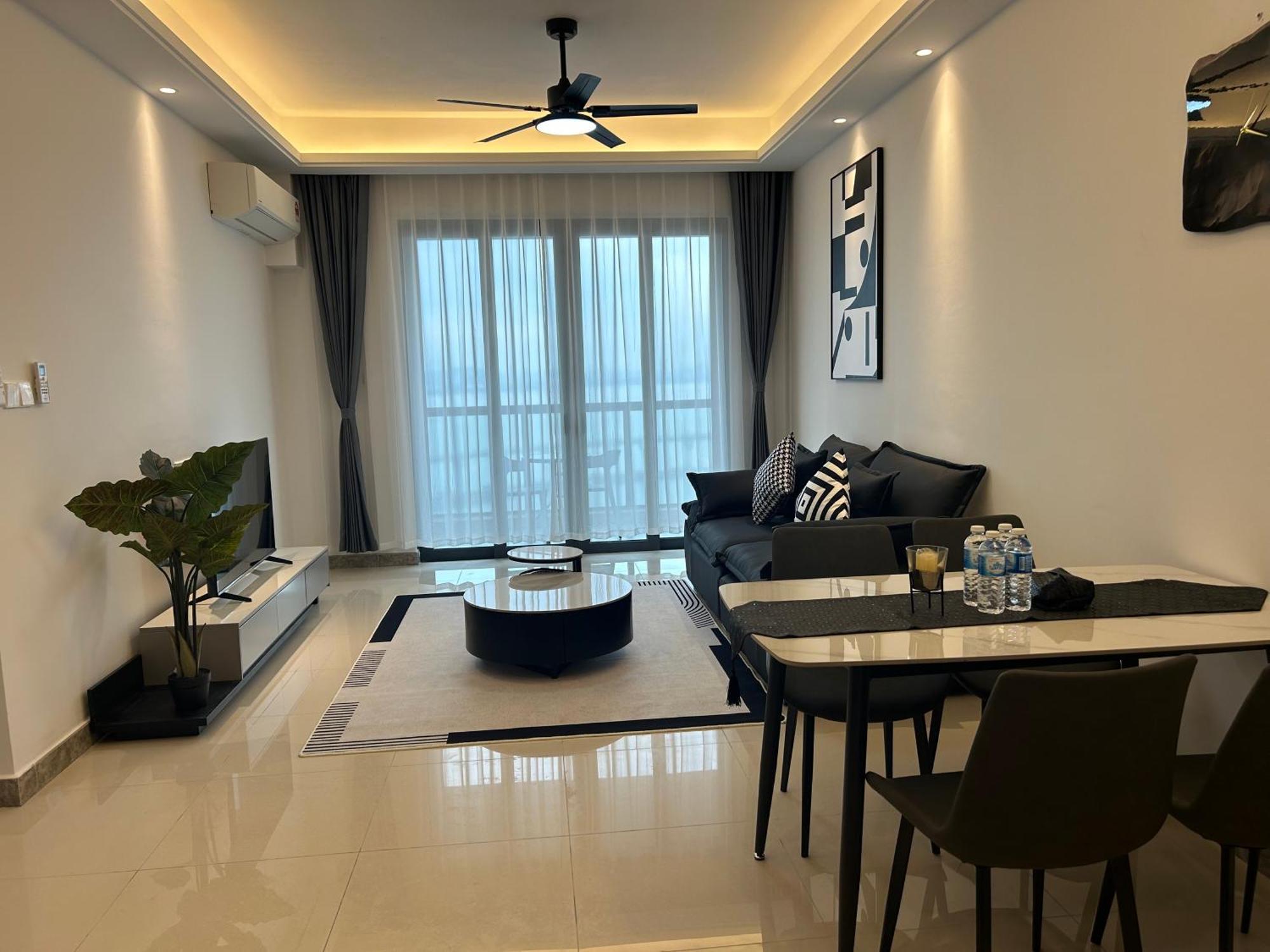 R&f Princess Cove Cozy&boutique By Wan Li Management Apartemen