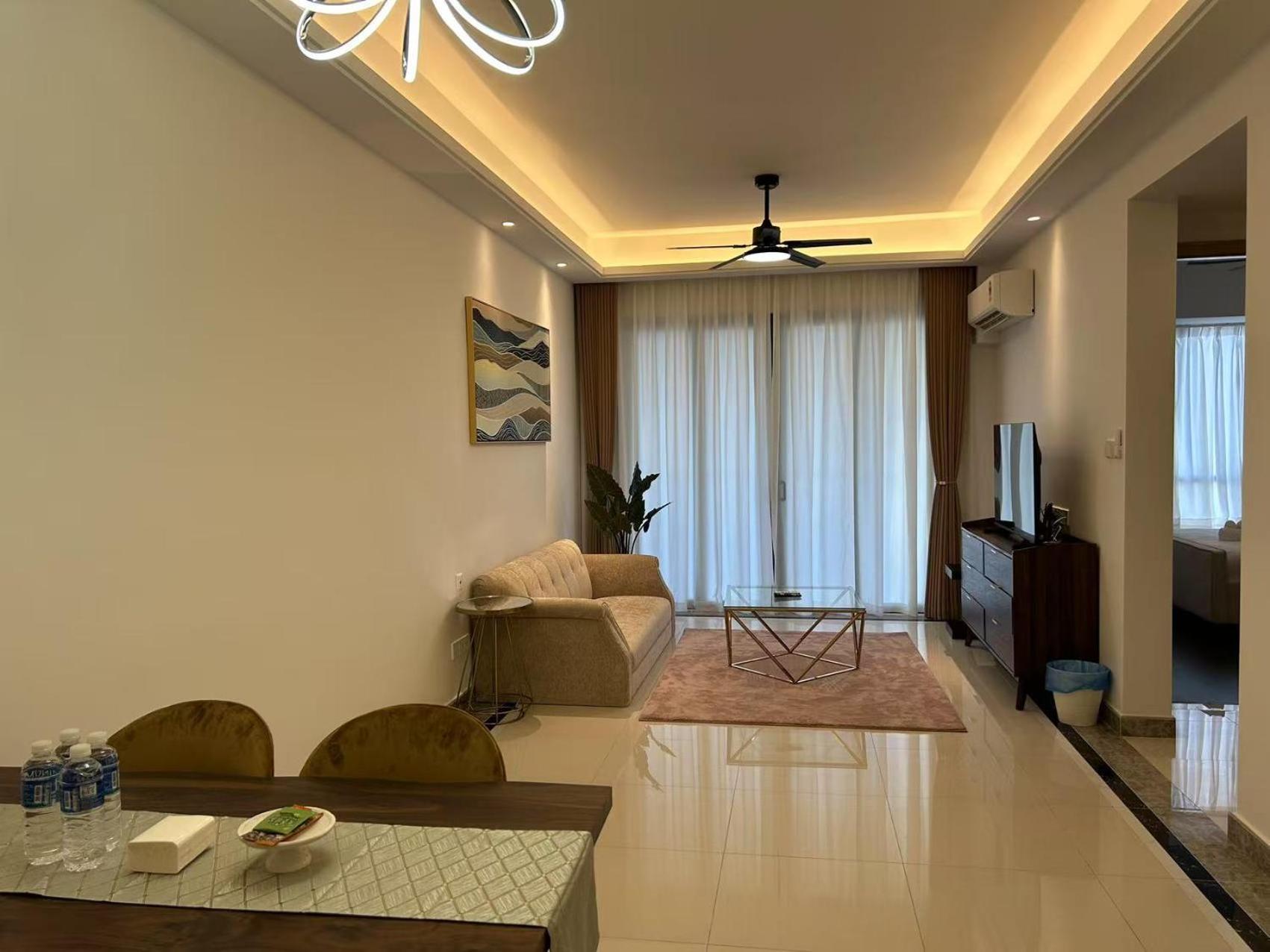 R&f Princess Cove Cozy&boutique By Wan Li Management *